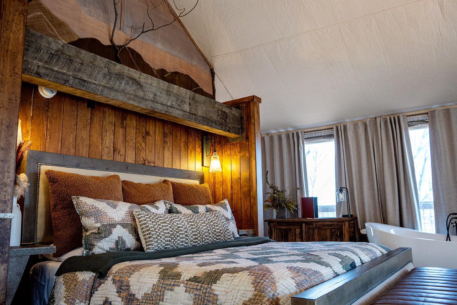 Elk & Embers Mountain Hideaway Hotel เวย์นวิลล์ ภายนอก รูปภาพ