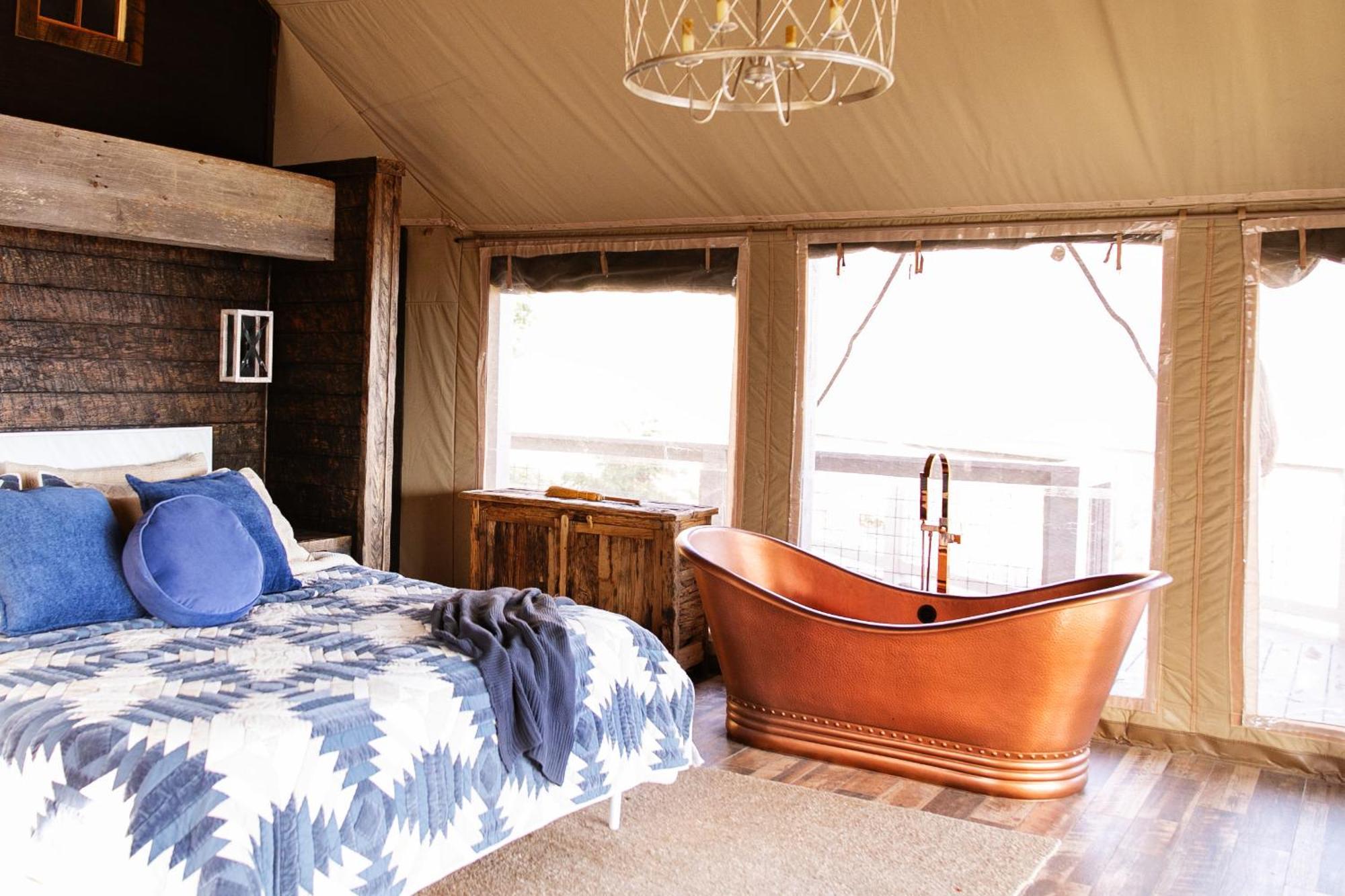 Elk & Embers Mountain Hideaway Hotel เวย์นวิลล์ ภายนอก รูปภาพ